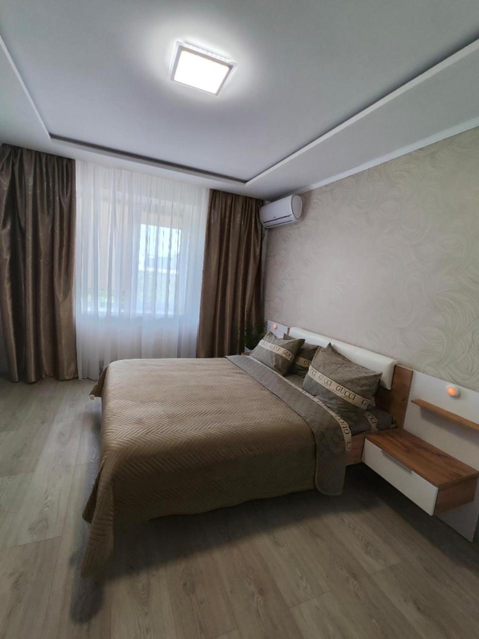 Apartament Zlata De Luxe Iwano-Frankiwsk Zewnętrze zdjęcie