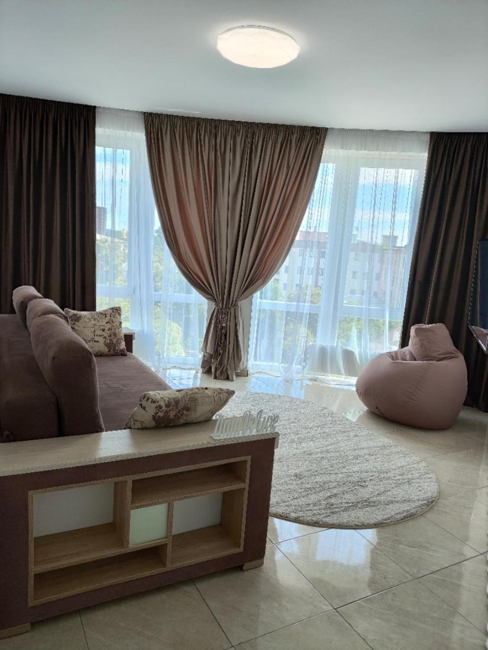 Apartament Zlata De Luxe Iwano-Frankiwsk Zewnętrze zdjęcie